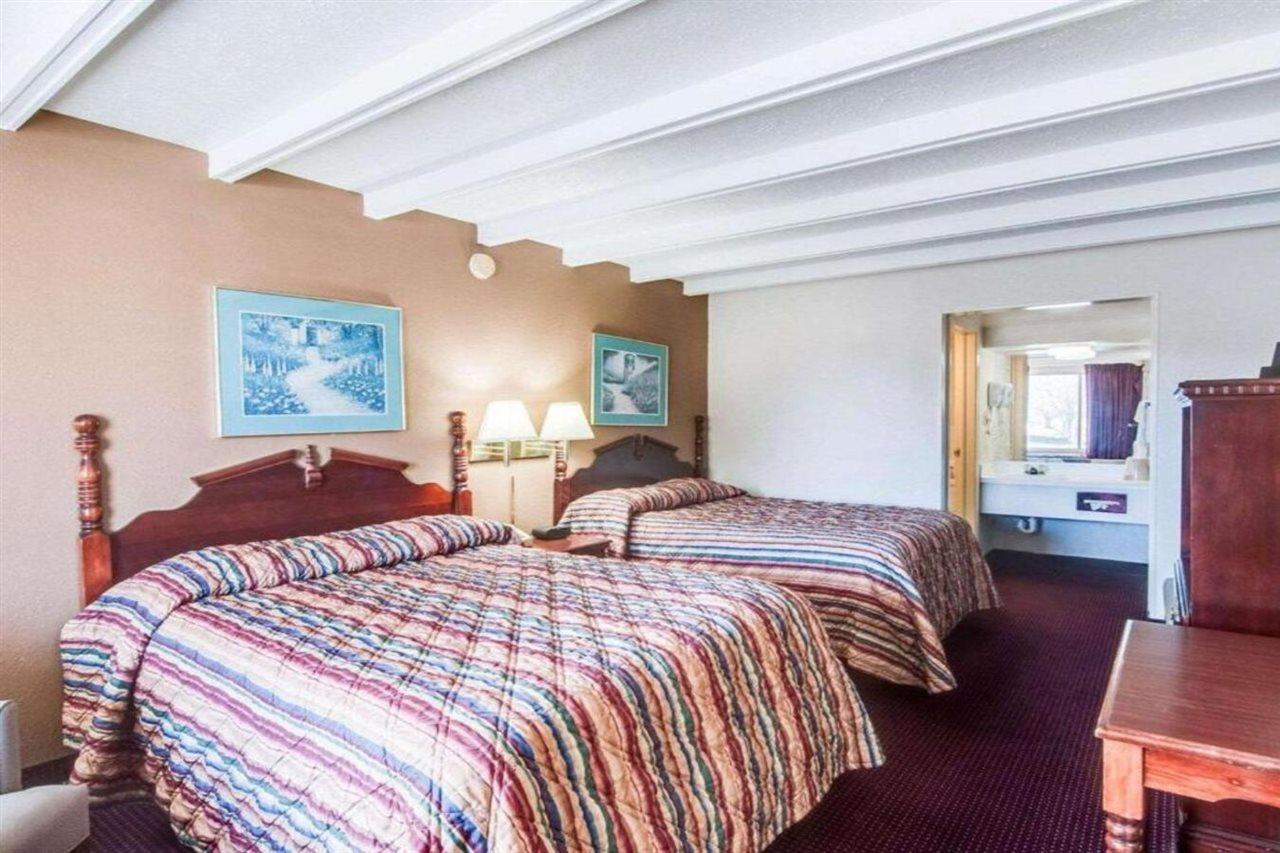 Rodeway Inn Galax Highway 58 מראה חיצוני תמונה